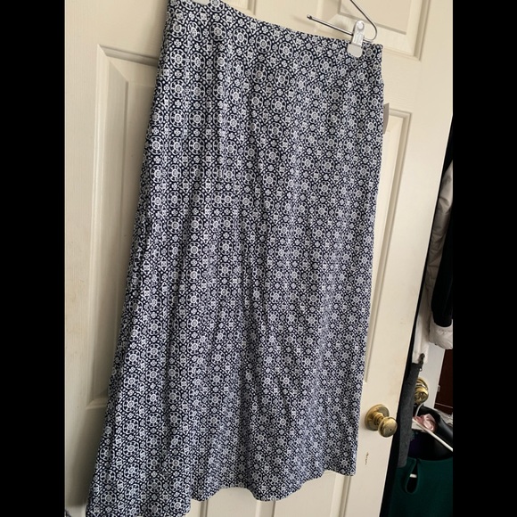 New Talbots Maxi Skirt Navy Blue White Print Petite Medium Classic - Picture 2 of 6